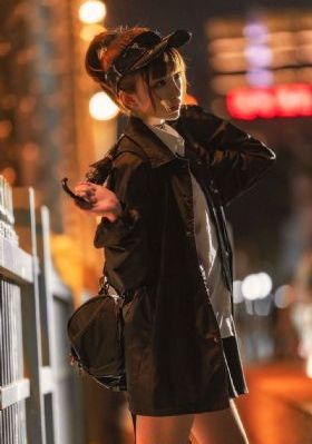 妺妺让我破她裙子摸她_DVD迅雷电影在线